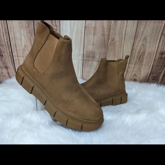 BP‎ Chelsea Boot suede Size 9M tan color NWOB - Picture 1 of 7